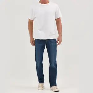 Men's straight-leg jeans, relaxed and comfortable Extreme Motion MVP