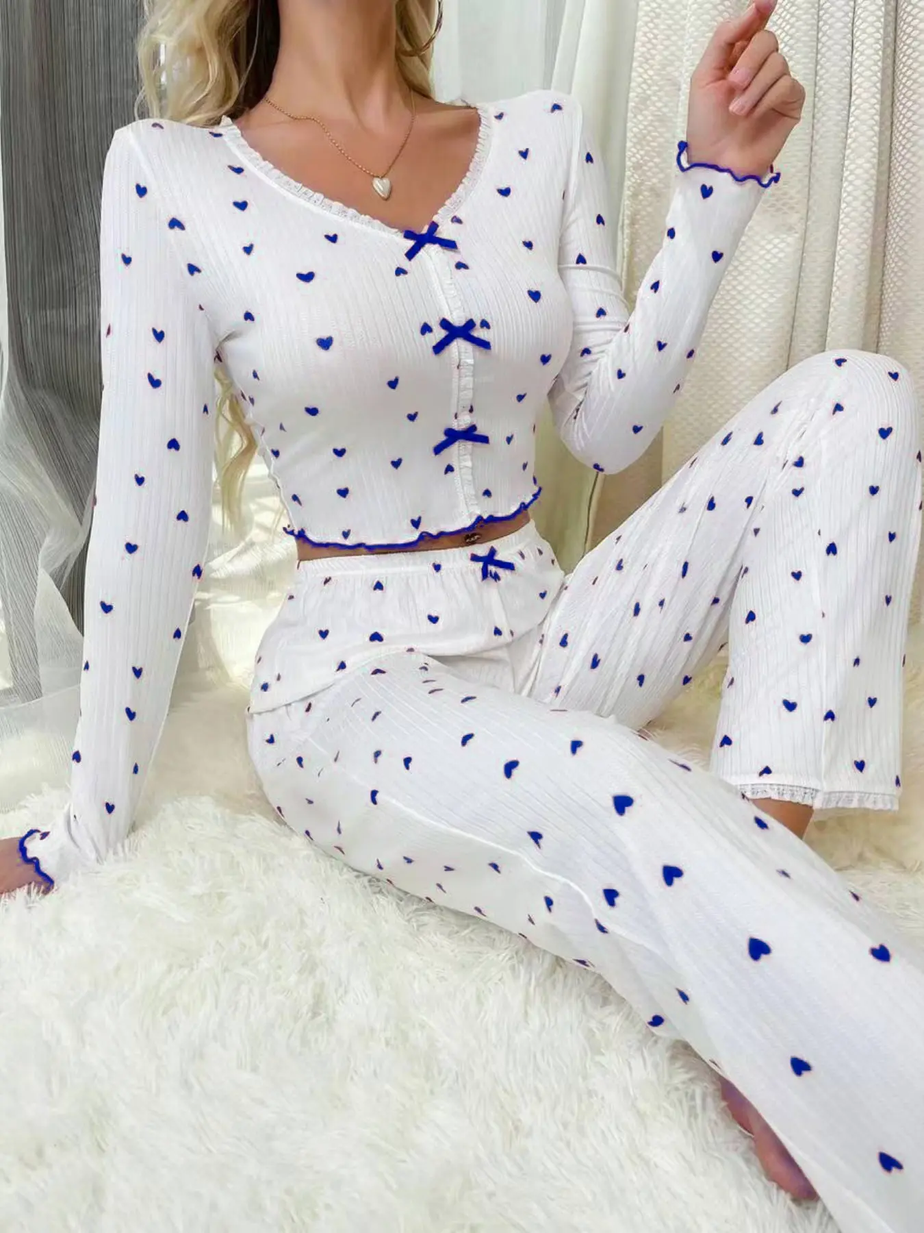 Women's Long Sleeve pyjays, Pajama Set, Heart Print Sleepwear Loungewear, Soft & Comfortable Fabric, Fitted Casual Fashion Design, All Season Wear