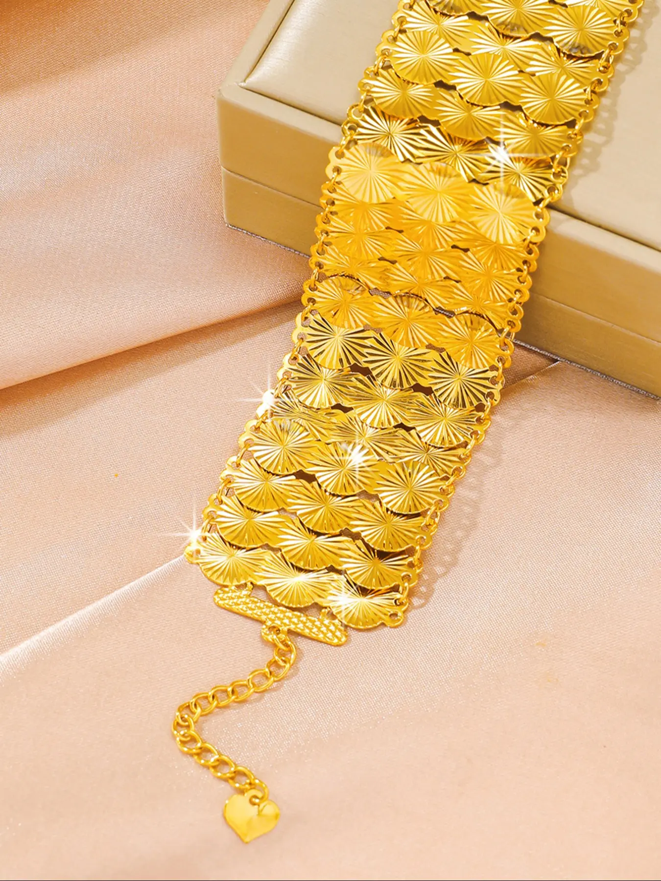 Three row antique coin shaped bracelet, Tennis bracelet jewelry, copper plated 24k women's jewelry, Stackable Bracelet, Elegant jewelry bracelet, suitable for girlfriends, daily gifts, Valentine's Day, weddings, banquets