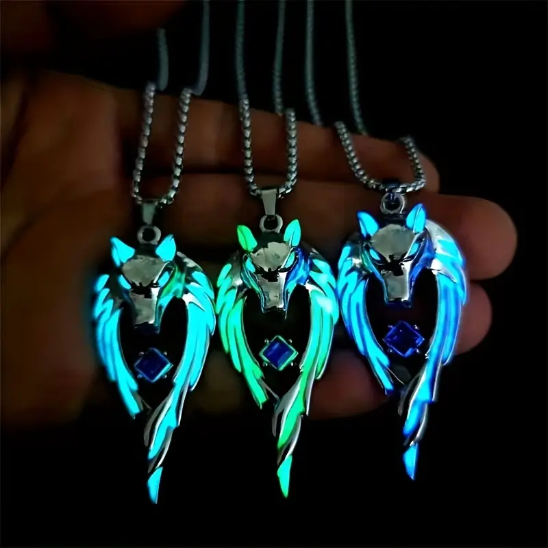 Luminous Wolf Pendant Necklace, Hip Hop Style Alloy Decorative Accessory for Men and Women, Party Jewelry, Accessory Necklace, Decorative Necklace