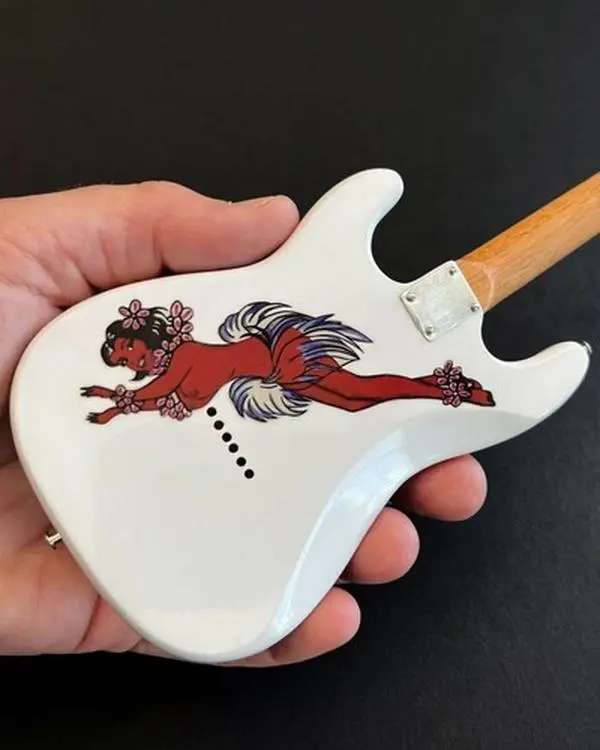 Axe Heaven -Stevie Ray Vaughan - Stevie Ray Vaughan Signature 1984 Charley Wirz Custom Stratocaster Mini Guitar Replica Collectible  [Collectible Figurine/Statue/Bust] figurine/statue, Collectible
