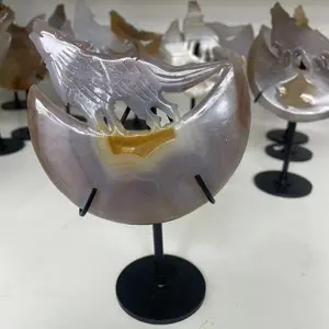 High-quality crystal and agate geode carving – Moon Wolf