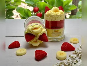 Strawberry Banana Candle. Large 13 oz. Soy Candle/Strawberry Banana Dessert Candle. Strongly Scented Candle