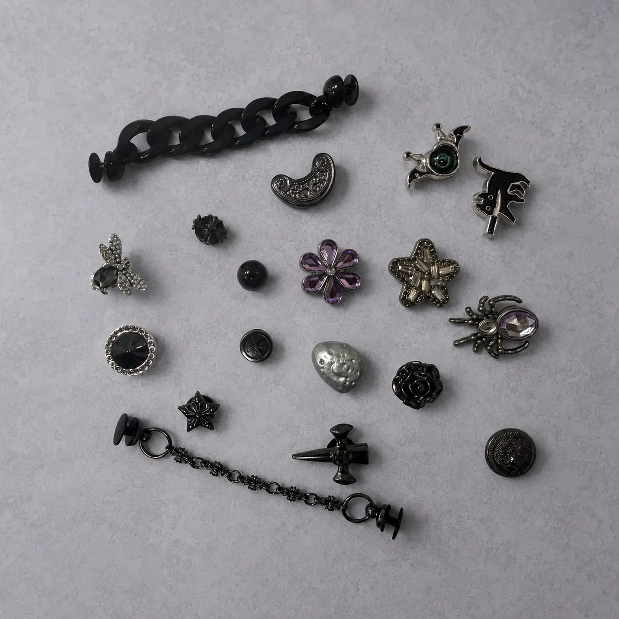 18PCS Gothic Shoe Charms Set with 2 Chains, Spider, Eye, Cat, Flower, Star & Bee Charms for Clogs, Halloween Gifts