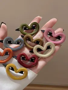 Women's Minimalist Hair Clip Set of 8, Hair Claw Clips, Sweet Heart Design, Perfect Fashion Accessory, Ideal Gift, Enhances Any Style, Hair Claws Set