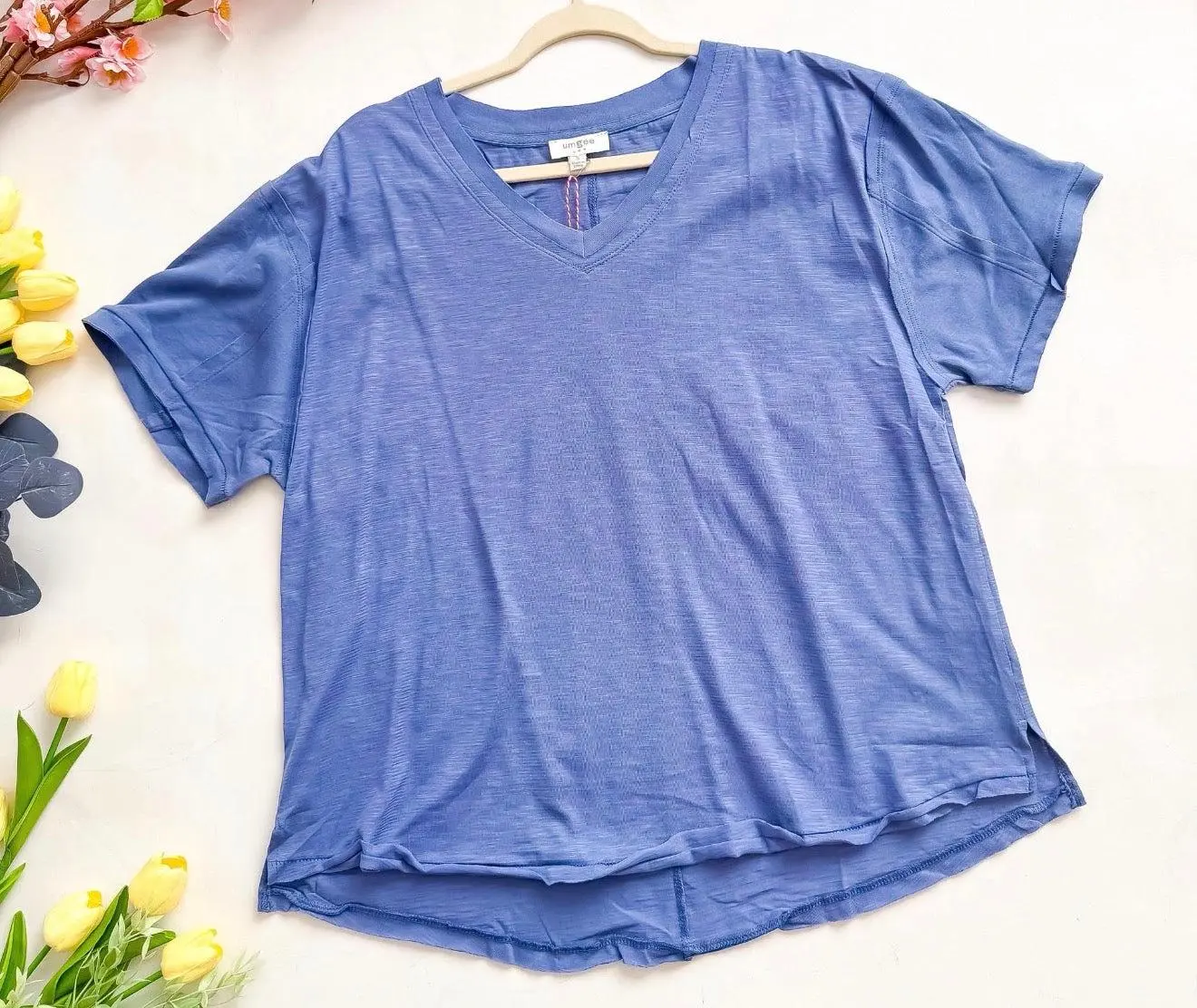 Women's Essential Chic Blue Short-Sleeve V-Neck Basic Casual Raw-Hem Comfortable Fit Everyday T-Shirt, Womenswear Top | Queen Bee Boutique, Shortsleeve
