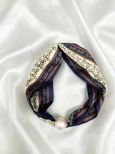 New Pearl Necklace Magnetic Clasp Small Scarf, Neck Protection Wrap, Lockbone Tie Thin Scarf, Fashionable and Versatile