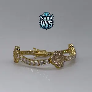 Iced Out Clover Flower Unisex Bracelet 18K Silver Gold Plated 5A Cubic Zirconium & Moissanite with Elegant Floral Accents