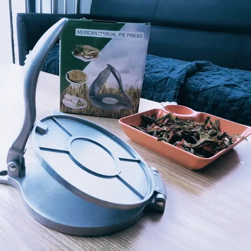 6.3 in Cast Iron Tortilla Press, Corn Tortilla Maker, Dough Press for Flour Tortillas, Rotis, Quesadillas, Kitchen Utensil for Cooking