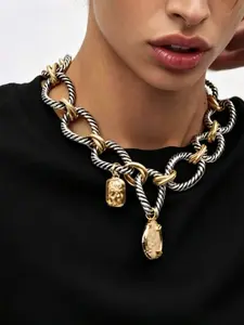 Exaggerated Retro Pendant Necklace, Vintage Style Jewelry, Bold Design Accessory, Perfect for Unique, Timeless Fashion Piece