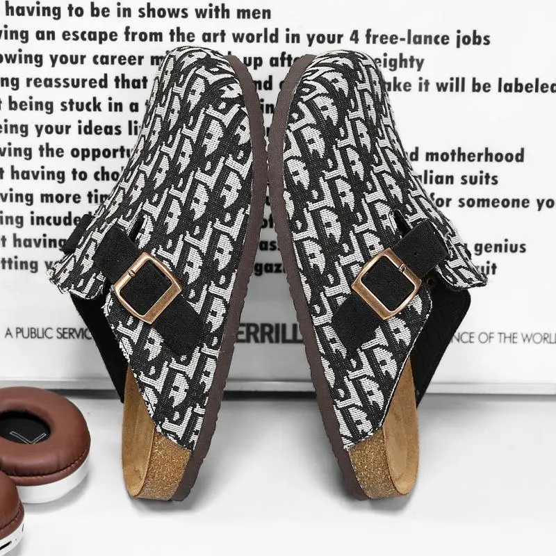 Trendy Jacquard Monogram Pattern Cork Clogs Unisex Closed‑Toe Mules Couple Indoor Outdoor Slip‑On Shoes