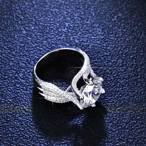 5 Carat Luxury Synthetic Moissanite Engagement Ring (925 Sterling Silver)