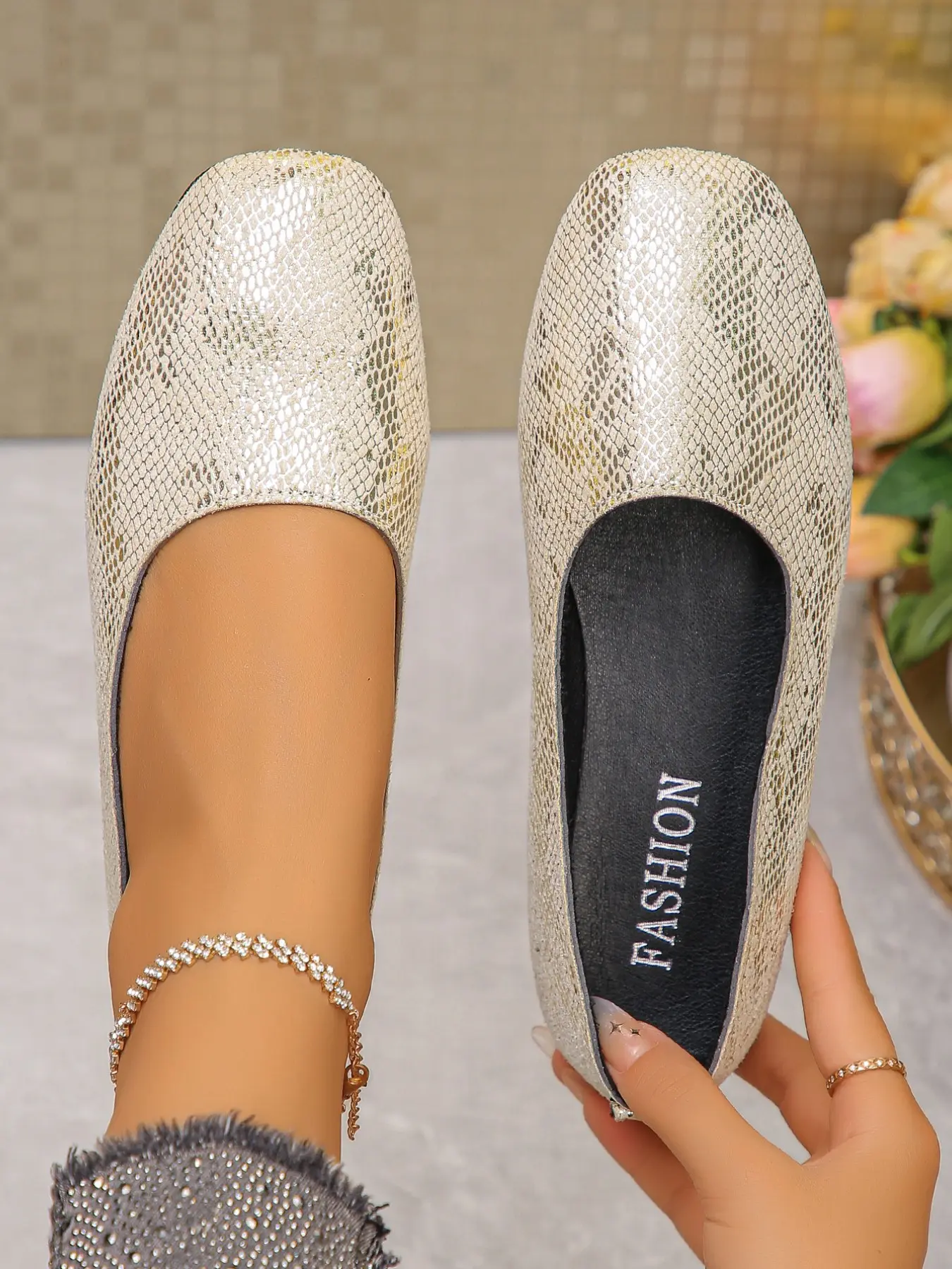 Women's Round Toe Flat Shoes, Casual Flats, Comfortable Soft Sole Slip-On Design, Casual All-Season Textile Upper, Plain Style Low-Cut Sneakers
