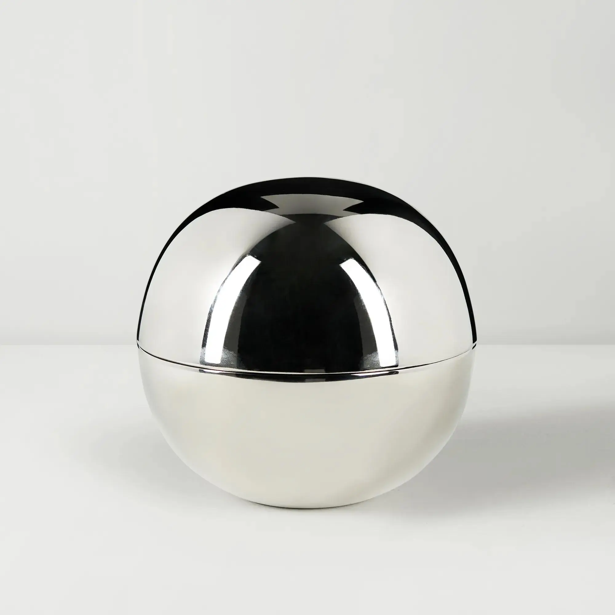 Large 7"W x 7"D x 7"H