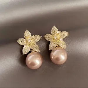 Light Luxury Petal Pearl Stud Earrings for Women, Niche Design, Elegant High-End Floral Earrings Jewelry