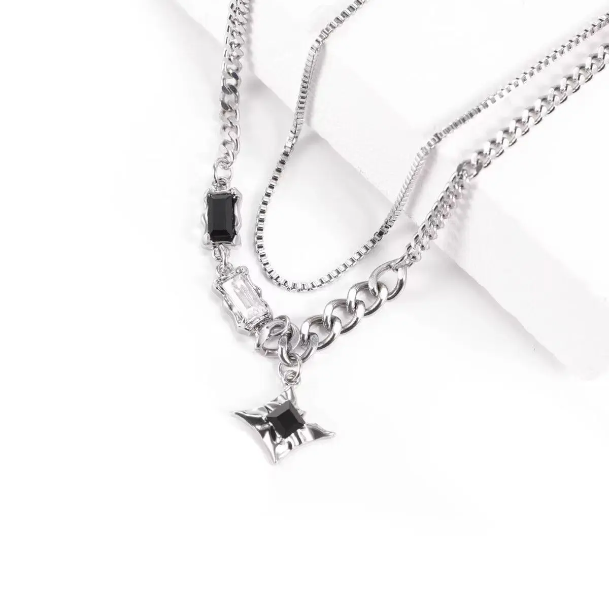 Double-Layer Star Necklace - Chunky Cuban Chain with Black Crystal Accents, Unisex Y2K Streetwear Jewelry for Couples.