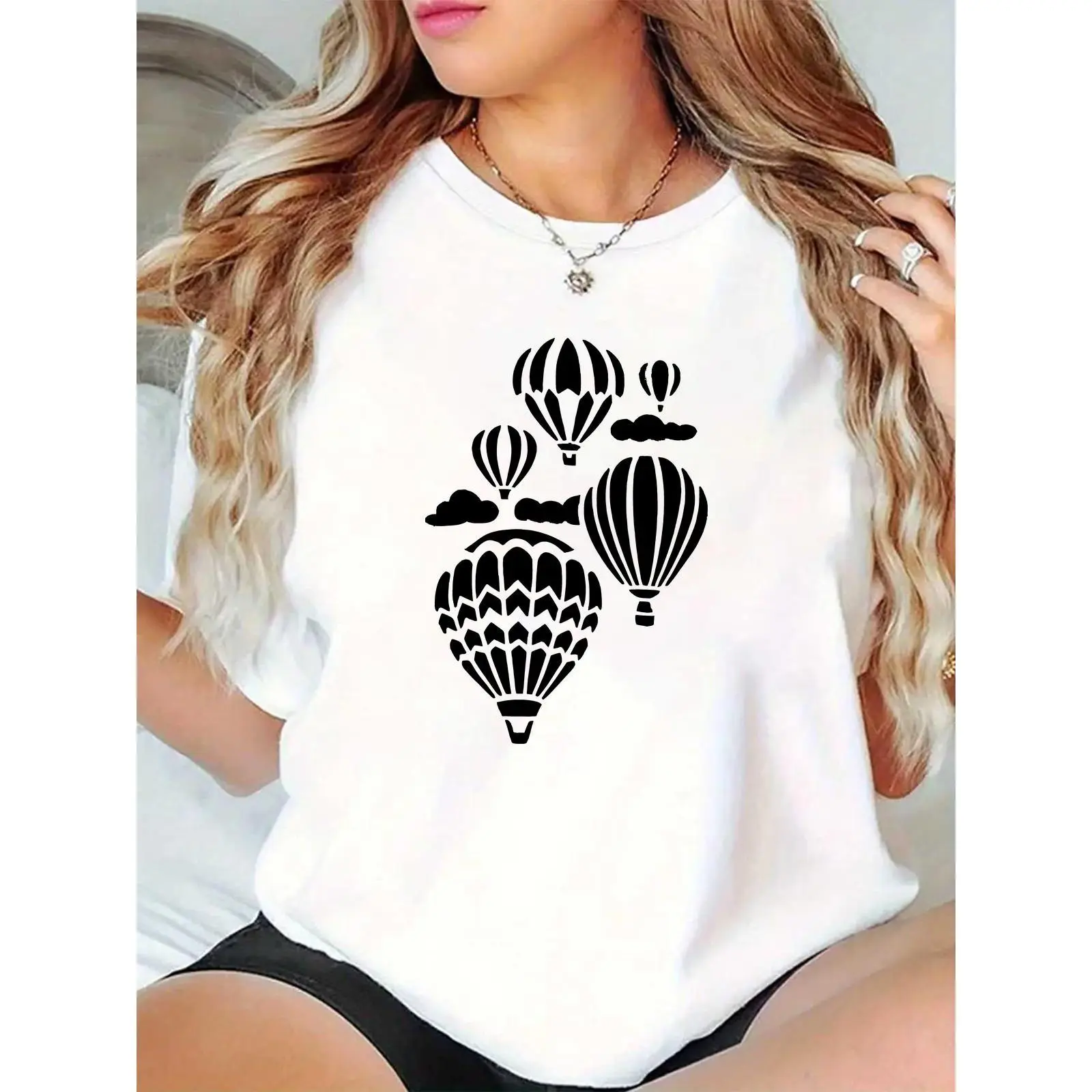 Women's Short-Sleeve White Hot Air Balloon & Clouds Graphic T-Shirt - Comfortable Essential Casual Summer Top, Simple Fit for Daily Travel, Trendy Tee for Ladies Teens to Pair with Skirts
