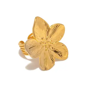 Chic Flower Ring - 18k Gold Plated Adjustable Water-Resistant Floral Design Statement Jewelry for Women
