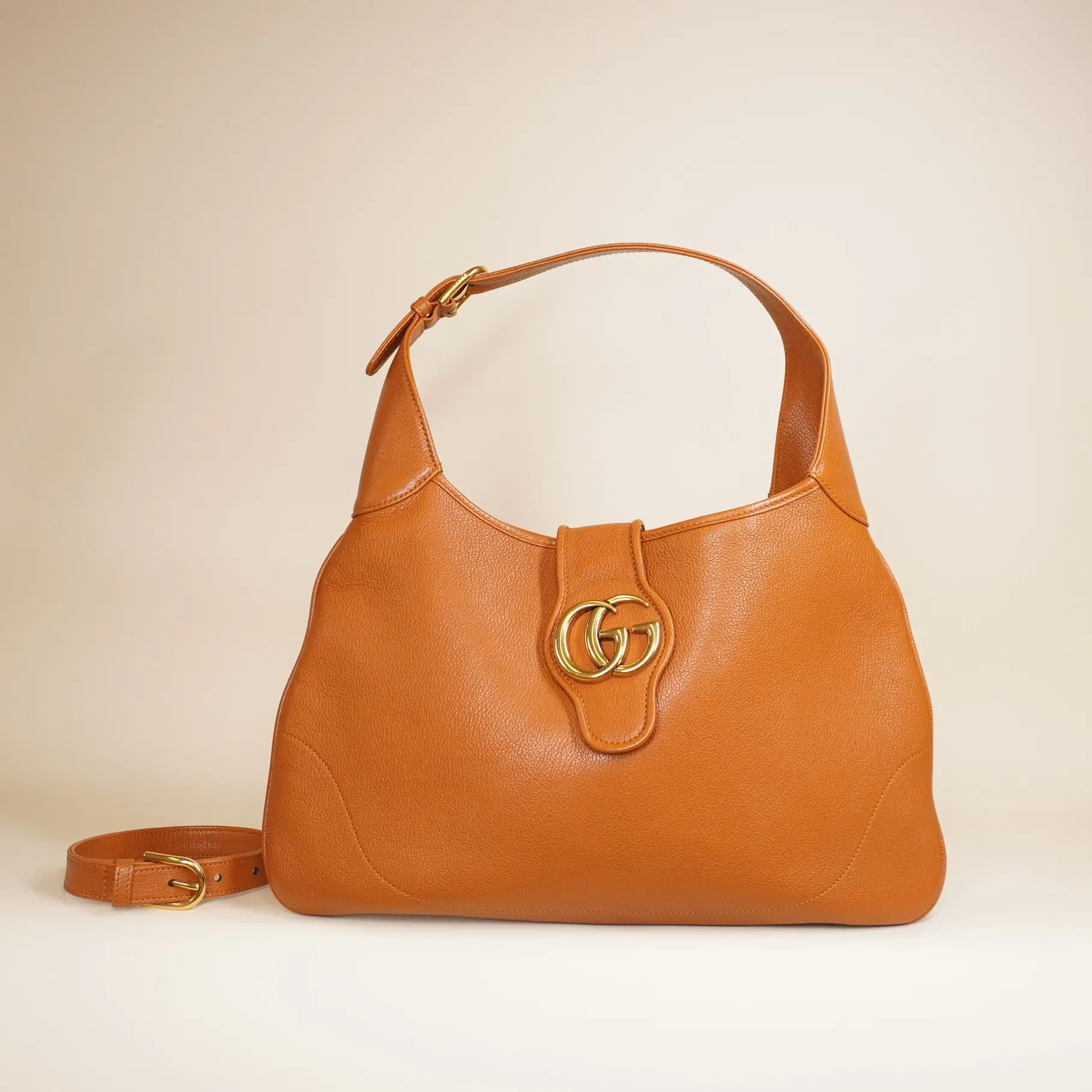 Pre-owned GUCCI Calfskin Shoulder Bags Camel Aphrodite Medium Shoulder Bag
