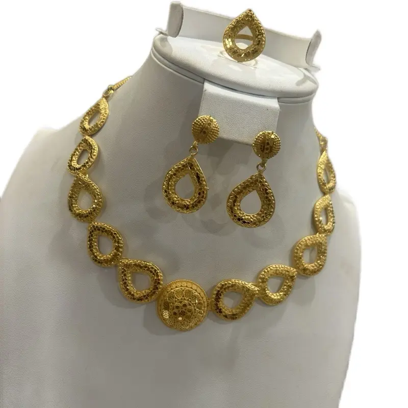 Indian and Dubai style gold plated short , elegant and classic necklace for women