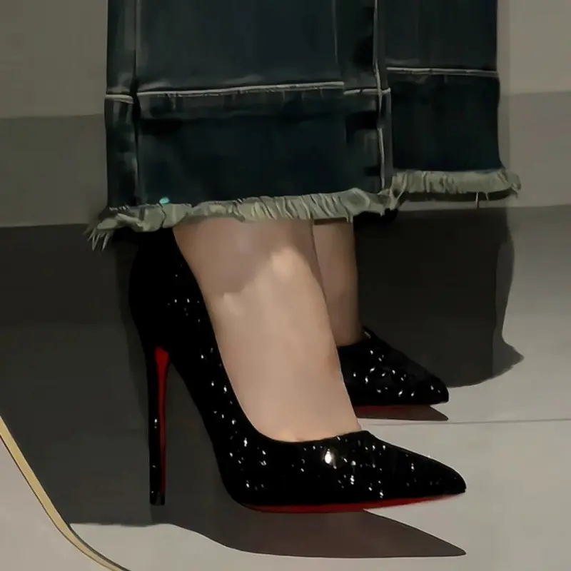 Black and red background counter version