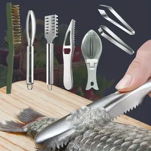 Stainless Steel Fish Scale Remover Tool Kit Easy To Use Fish Skin Graters Fish Tweezers Fish Descaler Tool Fish Scraper Scaler with Sawtooth Kitchen Gadget for Seafood Prep (Random Color)