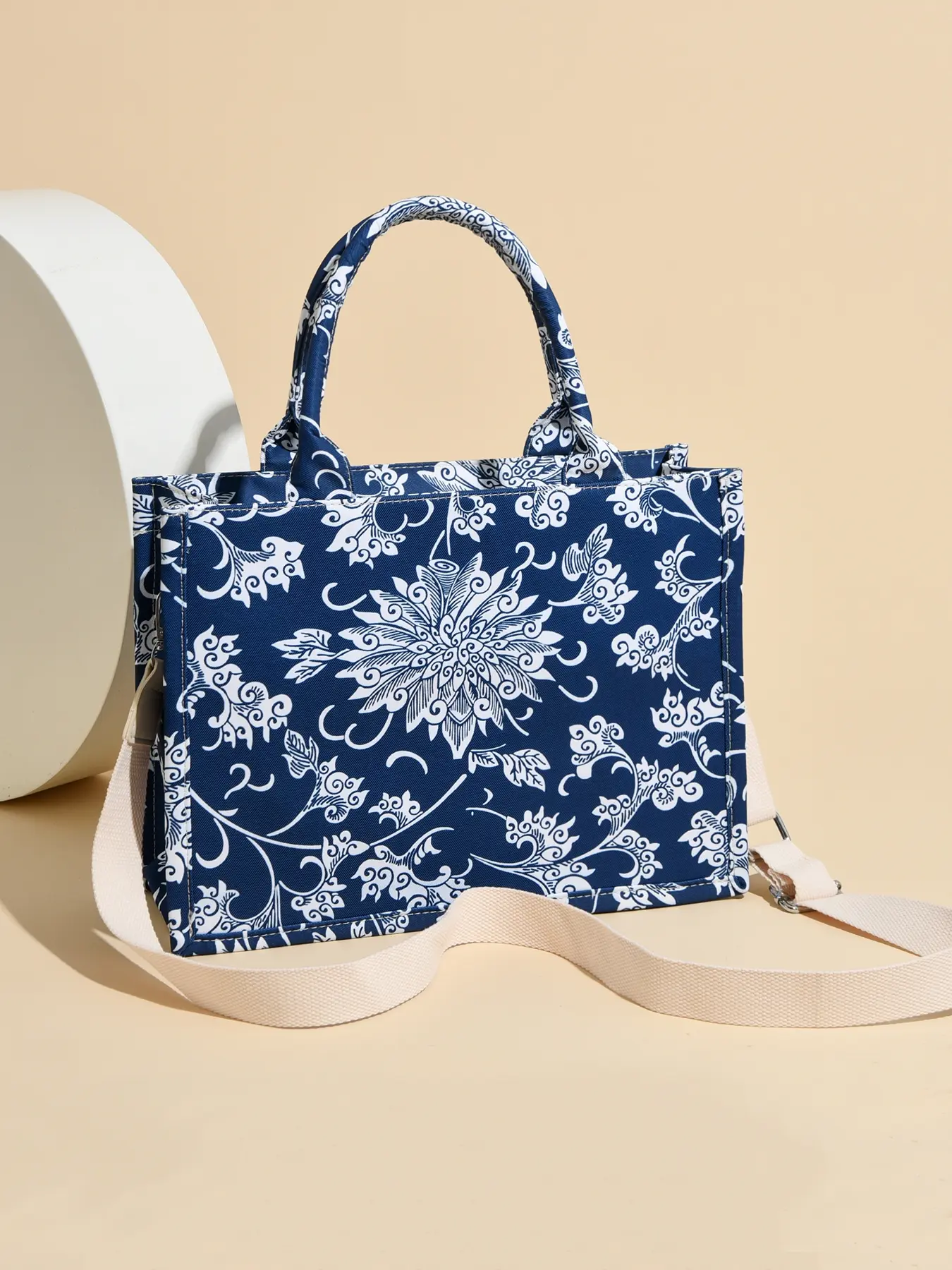 Ethnic style classic daily blue and white porcelain quilted tote bag, women's retro casual large capacity easy to match handbag, Fashion Handbag