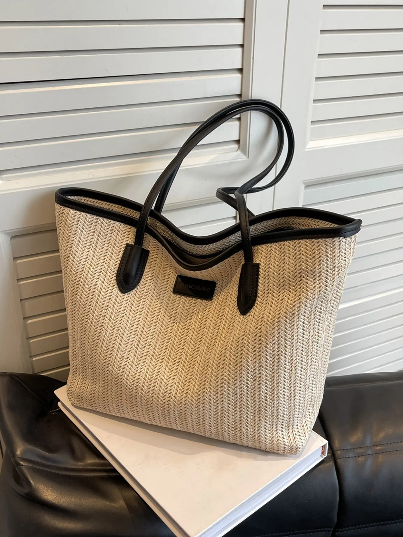 Minimalist and versatile retro woven tote bag, Commuter Tote Bag, Daily Commute Bag, casual large capacity shoulder bag, can accommodate tablets and files, suitable for commuting, shopping, and gatherings, Handcrafted Bag