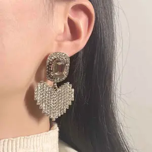 Small Exquisite Fashion Trend Alloy Geometric Heart Light Luxury Full Diamond High-End Earrings Versatile for Women