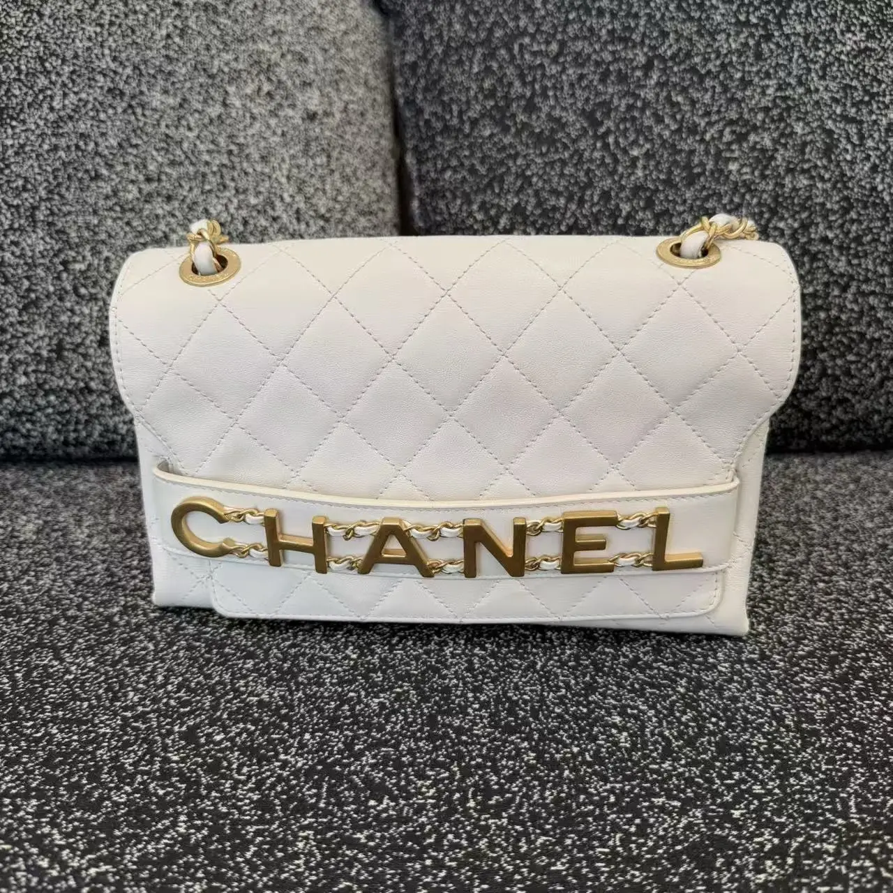 Pre-owned CHANEL Enchained Flap Bag