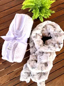 White Spa Wrap/Neckwarmer Gift Set