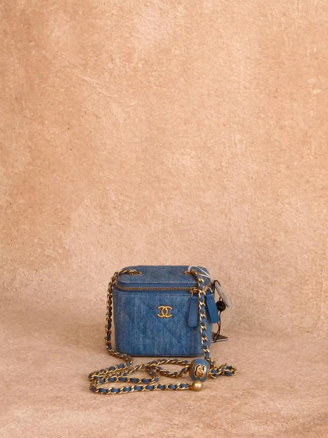 Pre-owned CHANEL Leather Pearl Crush Mini Vanity Case, Pre Loved Shoulder Bag