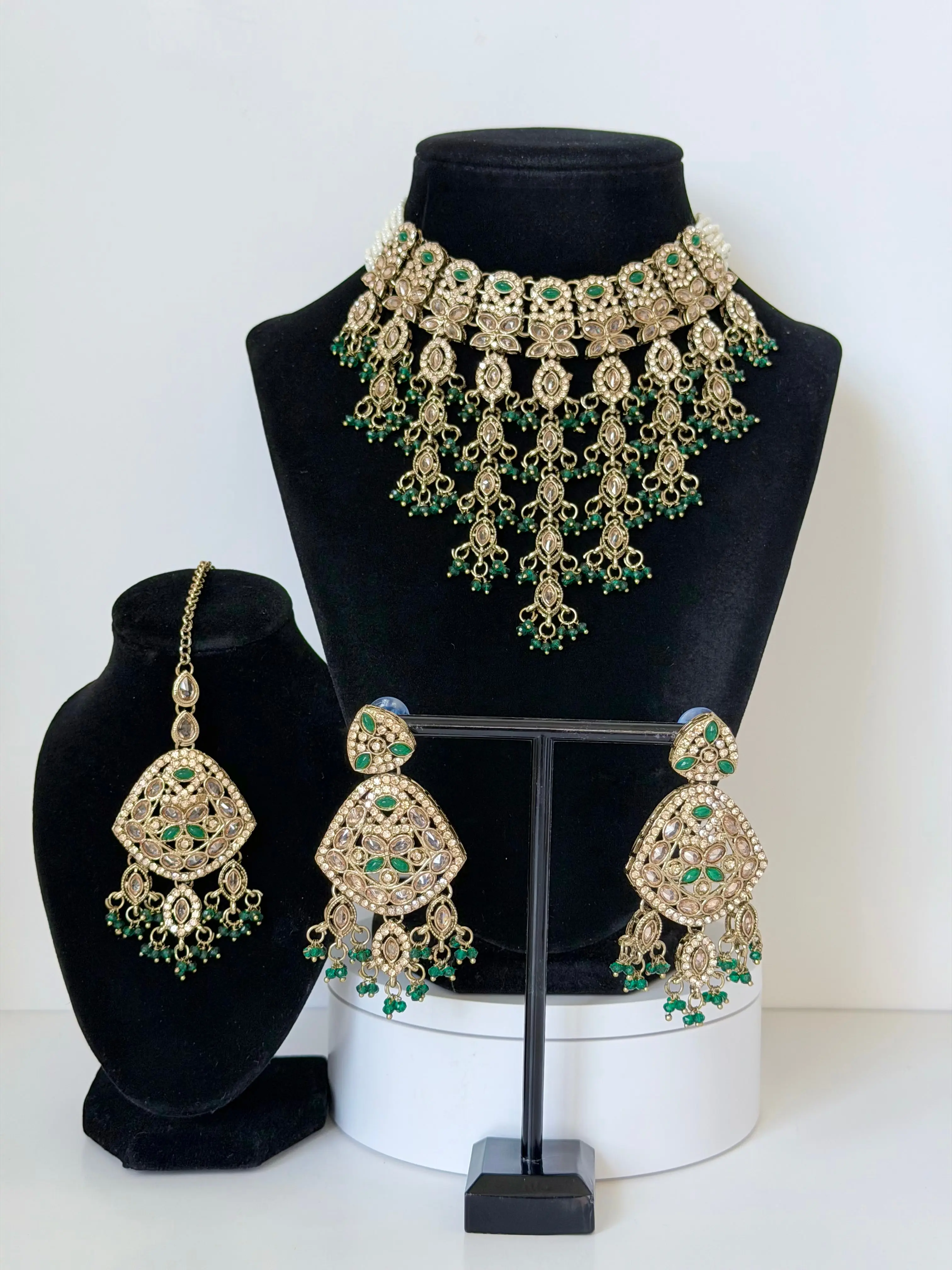 Jhalak Polki Waterfall Necklace set with Earrings and Mangtika
