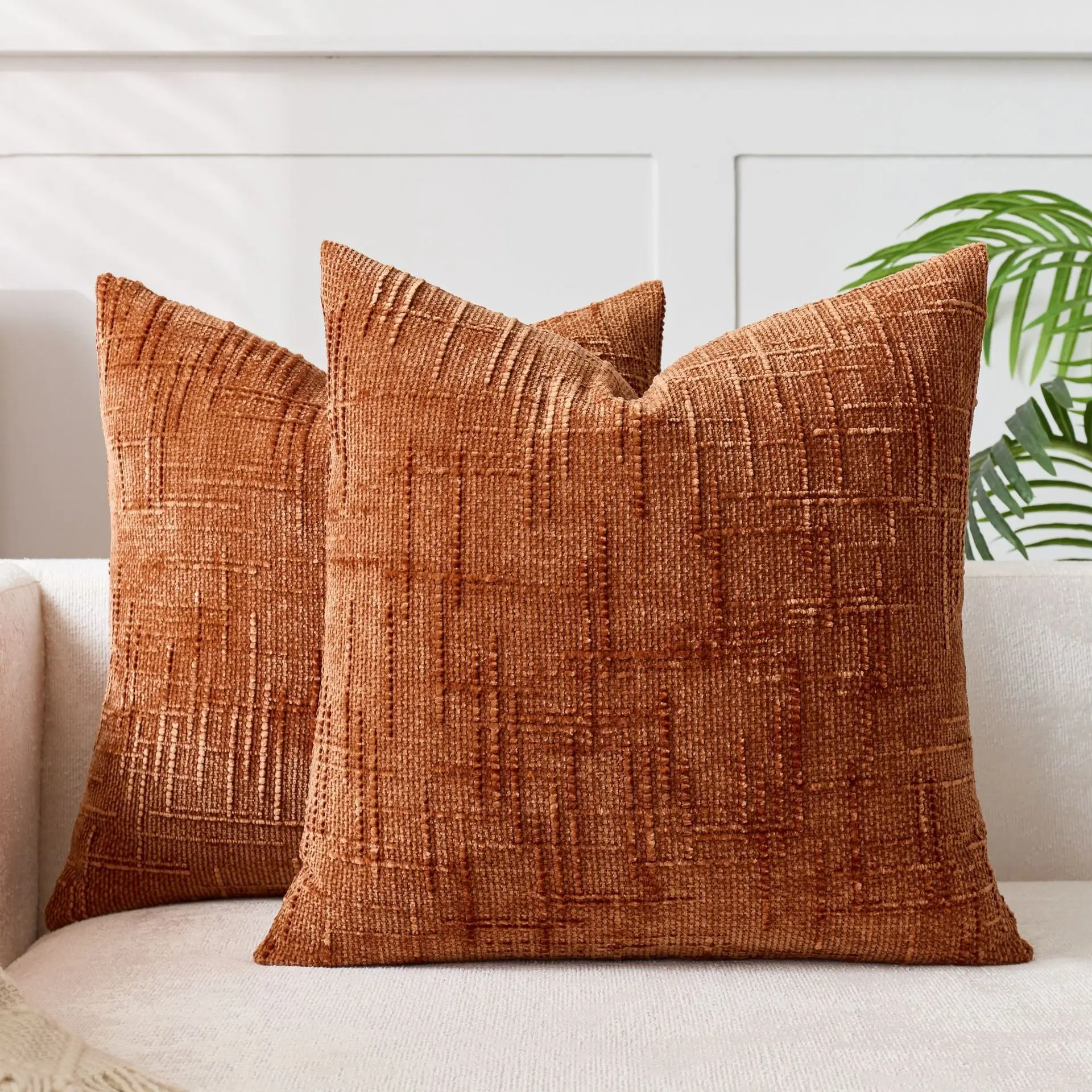 （Only Covers, No Inserts）2-pack 18×18 inch chenille pillowcases, slub weave, velvet-soft with hidden zippers for living room, bedroom and holiday decor. SummerWins