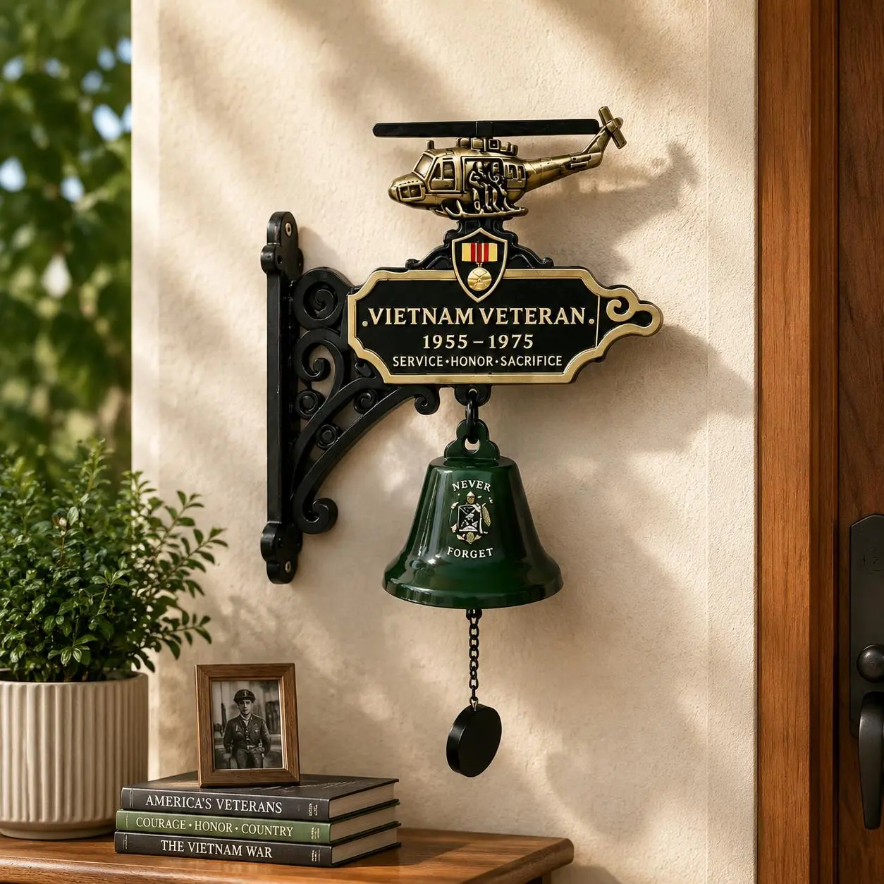 American Patriotic Print Hanging Vietnam Veteran Bell Plaque - 1955-1975 Service Honor Sacrifice Decor with Helicopter Statue, Decor Inspo Military Memorial Gift for Vets, Front Porch Home Supplies, American Patriotic Print Hanging Decor