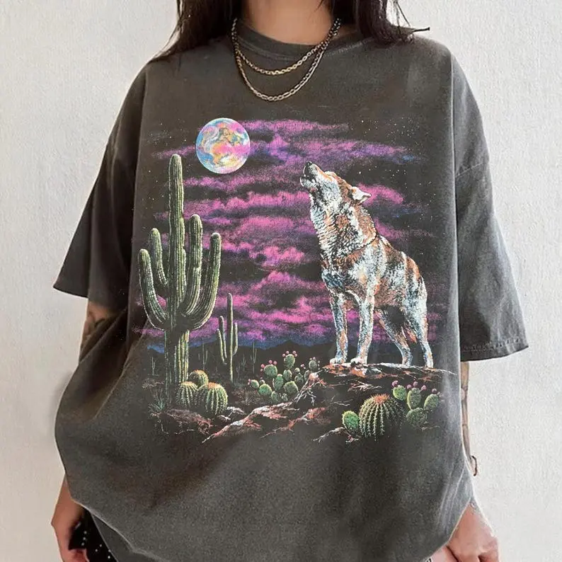Comfort Colors Vintage Desert Wolf Graphic Tee, Retro Howling Wolf Moon TShirt, Southwest Cactus Wildlife Nature Gift Western Art