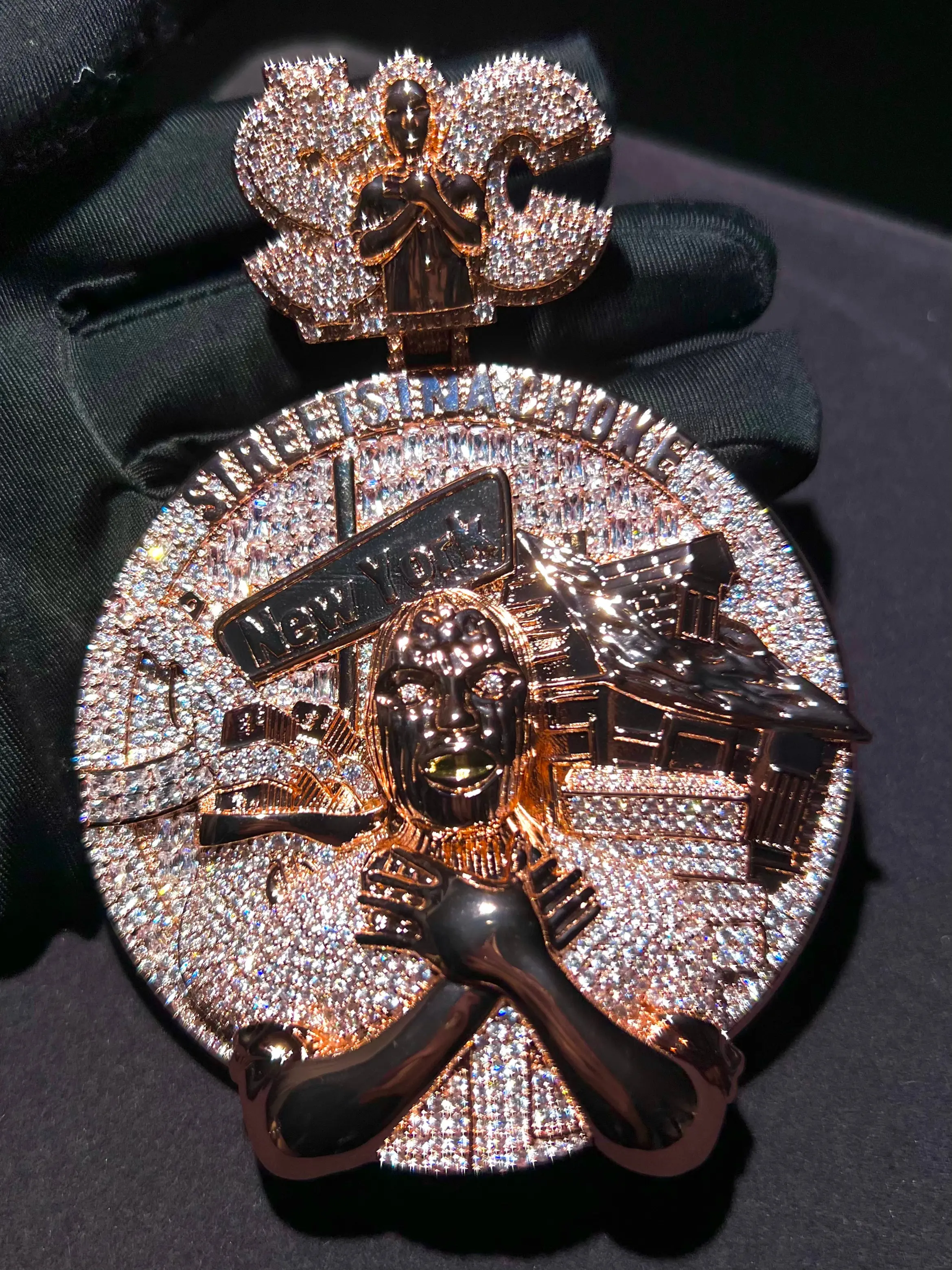 Personalized Hiphop Iced-out Hip Hop Pendant Texture Hiphop Double-sided 3D Iced-out Medal Amulet VVS Custom Honor Hip Hop Pendant, Rap Pendant Style, Anniversary Gift, The Ultimate Hip Hop Drip 2026 - Streets In A Chokehold Iced Out Pendant