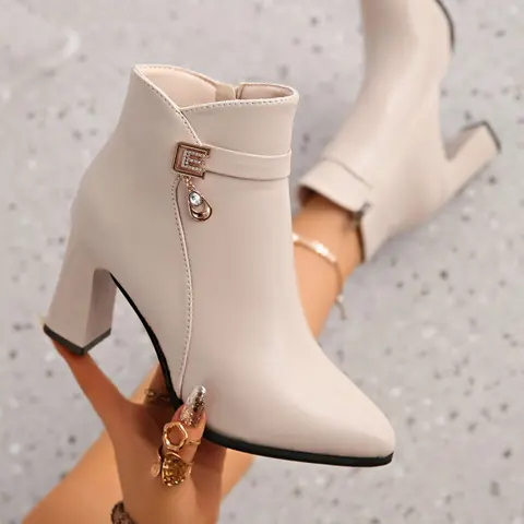 European and American Fashion Heeled Ankle Boots, High Heel Women's Boots, Winter 2026, Chunky Heel, Rhinestone Pendant, Versatile Boots, Fashionable Boots