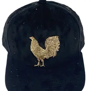 Gorra en Gamusa with Gold Rooster Emblem and Half Mesh Snapback Design Black Velvet Hat