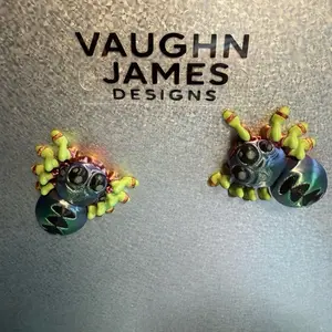 Articulated Magnetic Spider Fidget Toy Glows in the Dark for Stress Relief and Focus Glam Edition