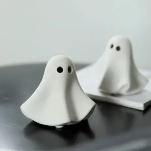 Halloween Cute Ghost Ceramic Figurine, Modern Home Desktop Creative Holiday Craft Decoration, Festive Ornament for Tabletop Display