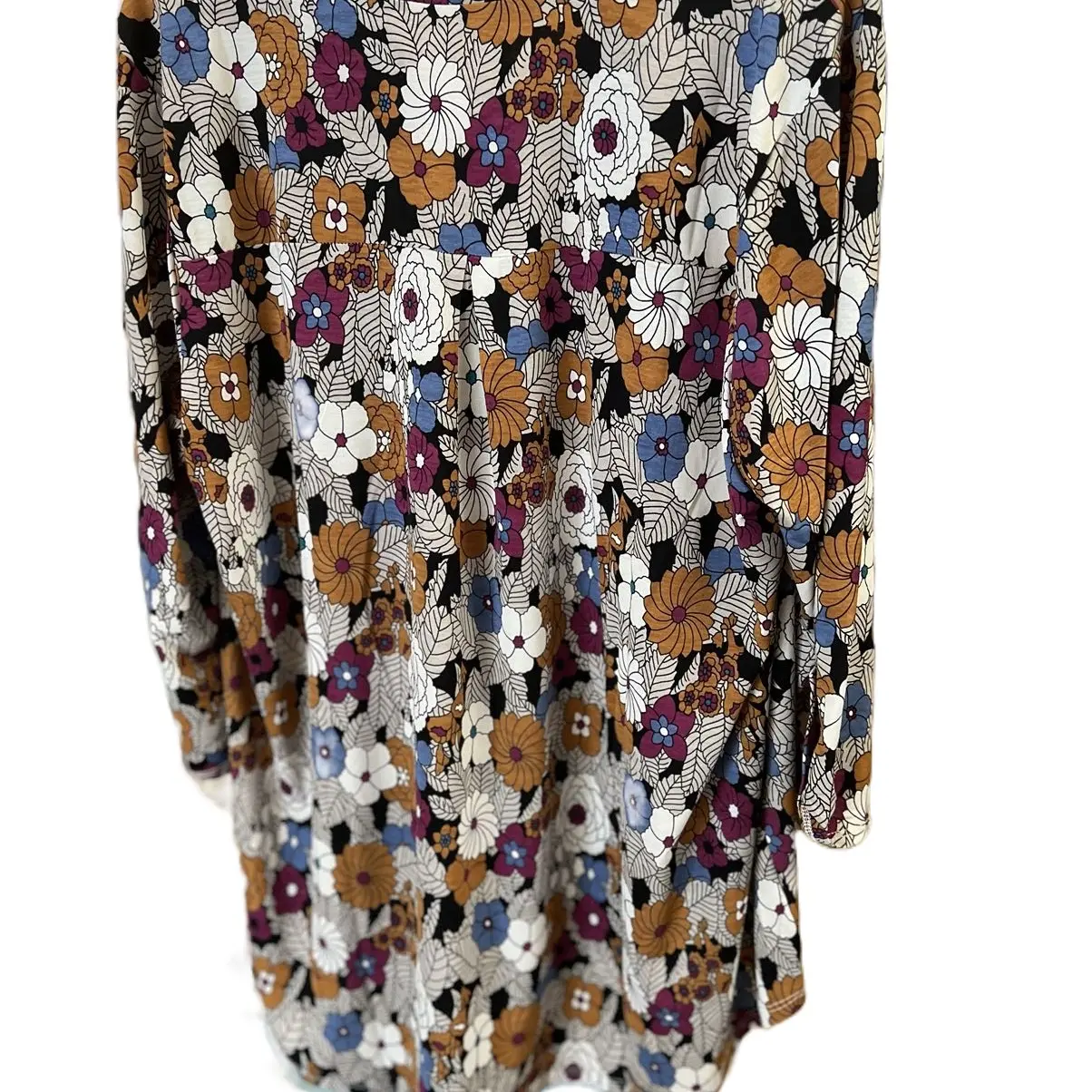 Women’s Dear Scarlett Lizzy Top. Hi-low hemline. Loose fit. Comfortable Shirts Womenswear Blouse