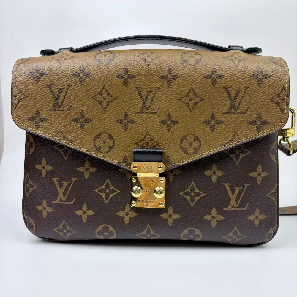 Pre-owned Louis Vuitton Pochette Metis Reverse Monogram【072】