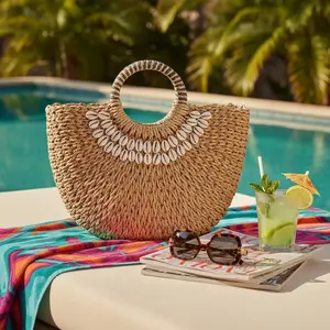 Seashell-Embellished Woven Straw Handbag Small Size with Shells Material Perfect for Beach Days