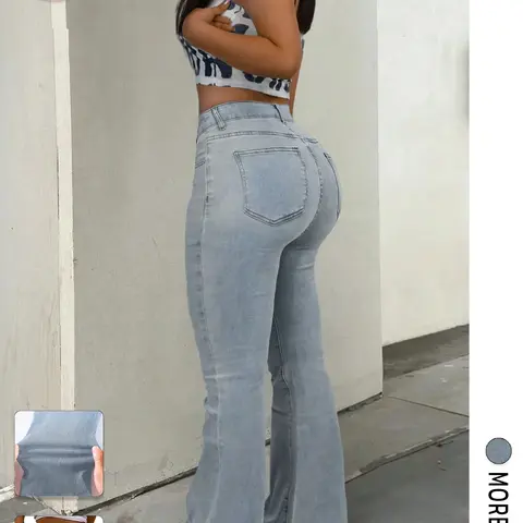 KEYANKETIAN Women's Plus Size High-Waist Fitted Flare Jeans - Lady's Basic Women's Clothes, Comfortable Washed Bell-Leg Trousers, Button Fly, Pockets, Soft Fabric, Minimalist Kardashian-Style Streetwear for Spring, Autumn