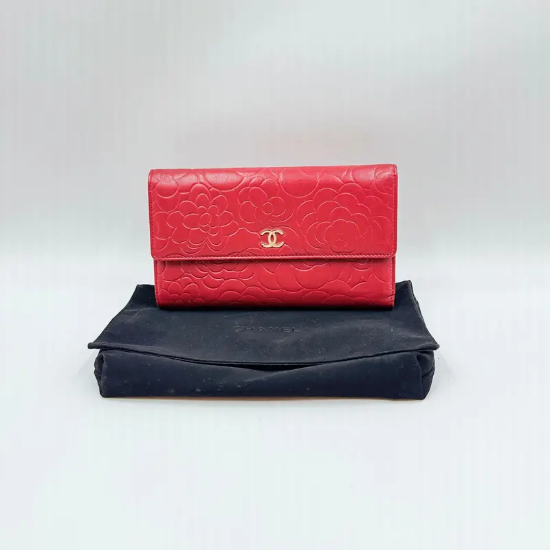 Pre-owned CHANEL Lambskin Leather Small Leather Goods Lambskin Camellia Embossed Large Gusset Flap Wallet Red