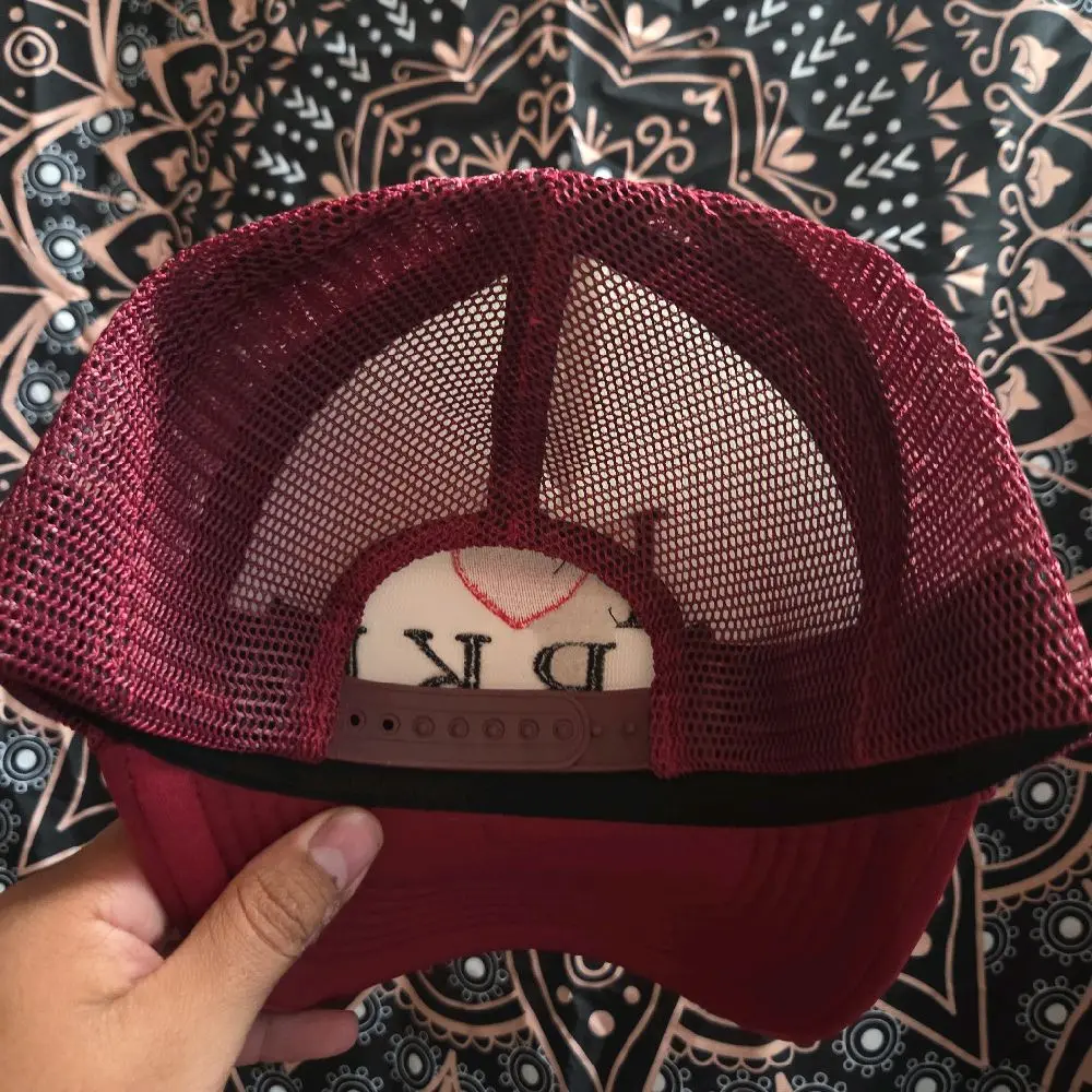Parke hat with white and red design - TikTok Shop display picture 2
