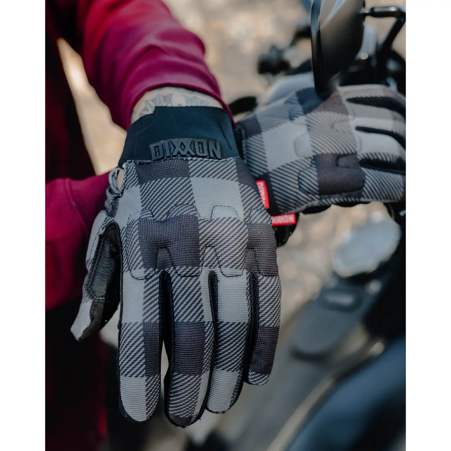 Holeshot Moto Gloves - Murked Holeshot Moto Gloves - Murked