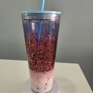 glitter lava effect snow glove tumbler with floating glitter in liquid between walls vaso tipo snow globe