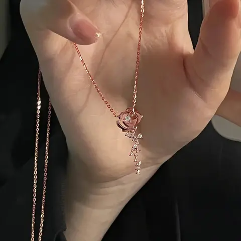 Elegant Artificial Zircon Rose Flower Pendant Necklace Perfect for Gift, Vintage Style Neck Dainty Jewelry, Fashion Accessories for Party, Daily Clothing Decor for Girl, Holiday Gift, Heart Shaped Necklace, Bloom Necklace, Accessory Necklace